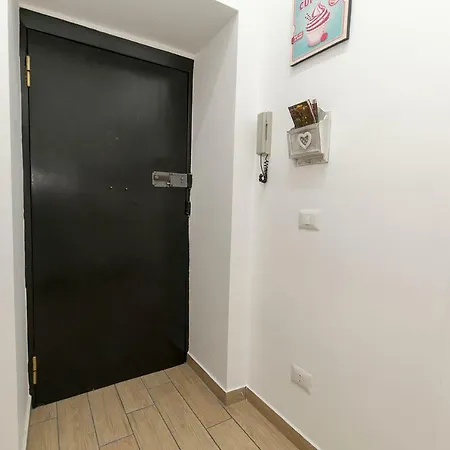 Vatican Domus Apartmán *